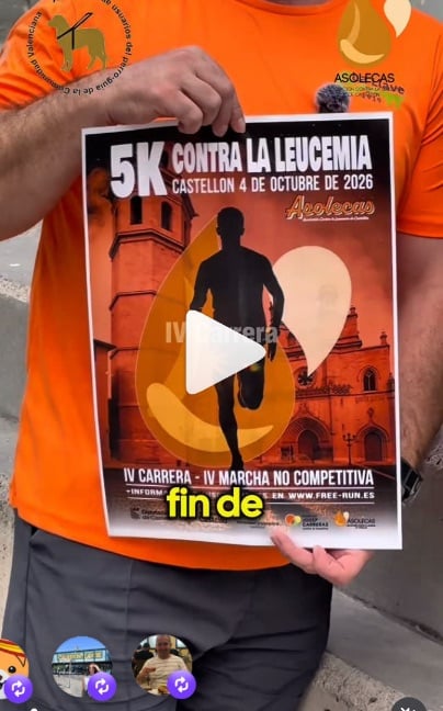 Una persona sostiene el cartel de la carrera 5K contra la leucemia, Castellón, 4 de octubre de 2026.